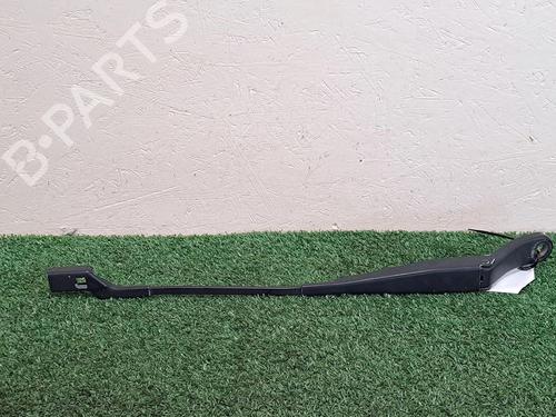 Used Front windshield wiper arm RENAULT TWINGO II (CN0_) 1.5 dCi (CN0E) (64 hp) 29948533