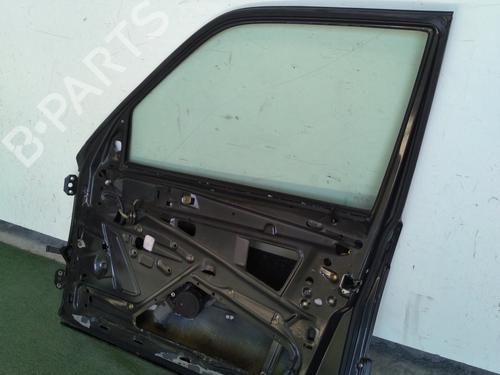 Used Right front door Right front door MERCEDES-BENZ 190 (W201) E 2.0 (201.024) (122 hp) 33238098 33238098