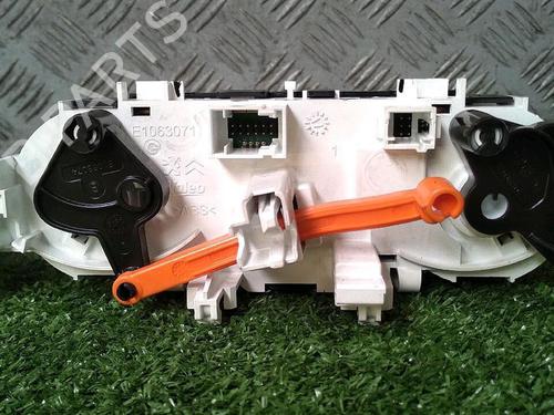 Climate control PEUGEOT 208 I (CA_, CC_) 1.2 VTI 82 | BP30071330I5