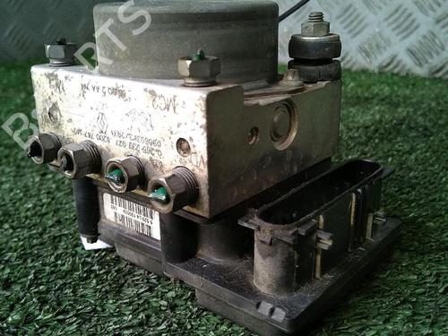 Used ABS pump RENAULT CLIO III (BR0/1, CR0/1) 1.5 dCi (BR17, CR17) (86 hp) 30074197