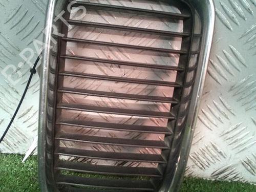 Used Grille BMW 3 (E36) 325 tds (143 hp) 30073776