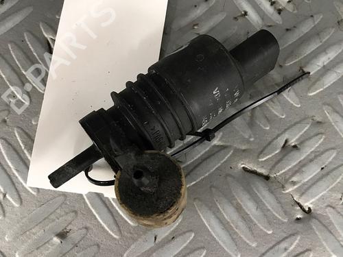 Used Washer pump VW POLO IV (9N_, 9A_) 1.9 SDI (64 hp) 30074569