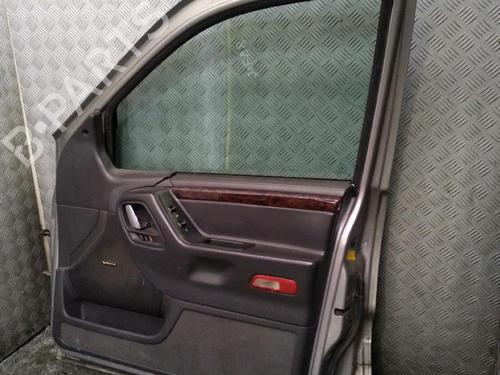 Used Right front door Right front door 30071019 30071019