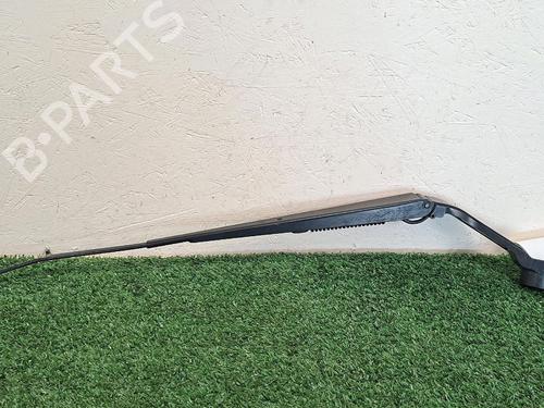 Used Front windshield wiper arm Front windshield wiper arm 30065603 30065603