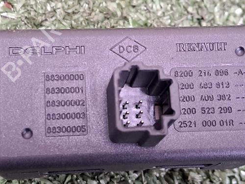 Warnblinkschalter für RENAULT TWINGO II (CN0_) 1.2 16V (CN04, CN0B) (75 hp) 29948353