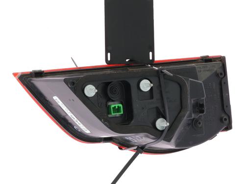 left-tailgate-light-jaguar-f-pace-x761-2015-30882662 main image