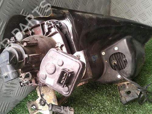 left-headlight-bluecar-blueutility-2011-30065747 main image