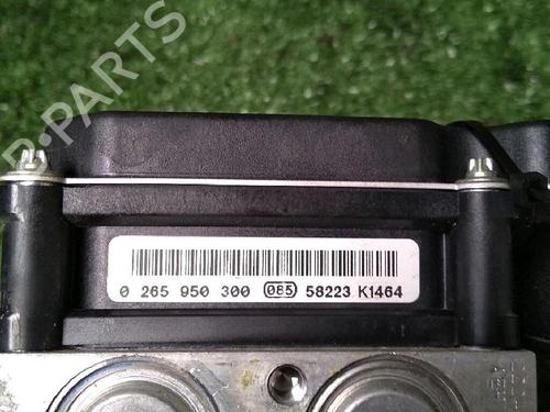 Módulo de ABS RENAULT SCÉNIC II (JM0/1_) 1.9 dCi (JM0G, JM12, JM1G, JM2C) (120 hp) 29951028