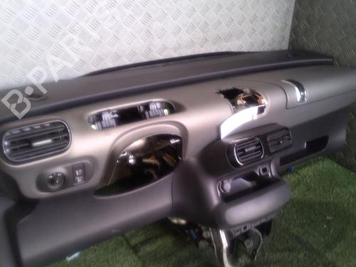 Dashboard CITROËN C4 CACTUS 1.2 VTi 82 | BP30068064C46 