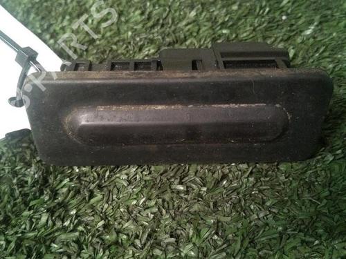 Used Tailgate handle Tailgate handle PEUGEOT 308 II (LB_, LP_, LW_, LH_, L3_) 1.5 BlueHDi 130 (131 hp) 30075877 30075877