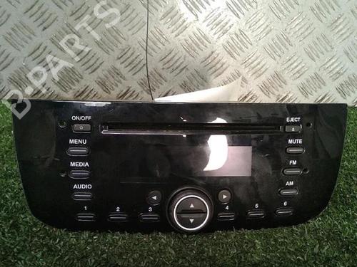 Used Radio FIAT PUNTO EVO (199_) 1.3 D Multijet (199AXC1A, 199BXC1A, 199AXT1A, 199BXT1A) (75 hp) 30077350