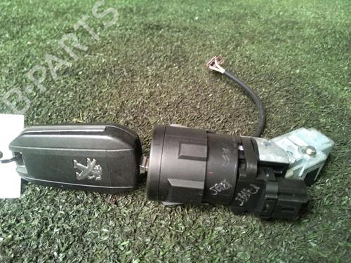Used Ignition barrel PEUGEOT 208 I (CA_, CC_) 1.2 VTI 82 (82 hp) 18342772