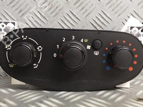 AC-Styringsenhed/Manøvreenhed DACIA SANDERO II 1.2 (75 hp) 30069483