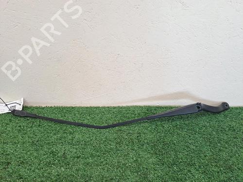 Used Front windshield wiper arm OPEL CORSA E (X15) 1.3 CDTI (08, 68) (95 hp) 24871312