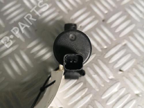 Used Washer pump RENAULT LAGUNA III (BT0/1) 1.5 dCi (BT00, BT0A, BT0T, BT1J) (110 hp) 30068825