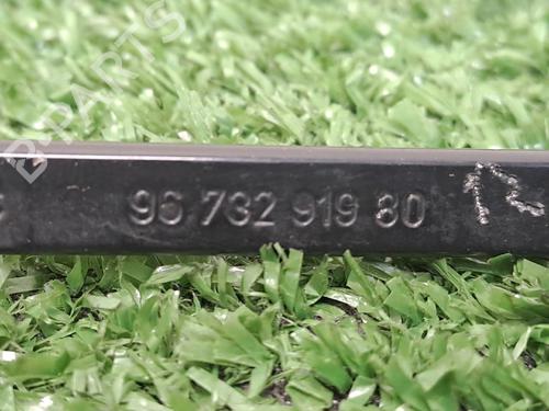 Front windshield wiper arm PEUGEOT 208 I (CA_, CC_) 1.2 VTI 82 | BP25299756C143 
