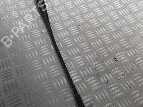 Used Front windshield wiper arm SUZUKI SWIFT IV (FZ, NZ) 1.2 (AZH412, ZC72S) (94 hp) 30070272