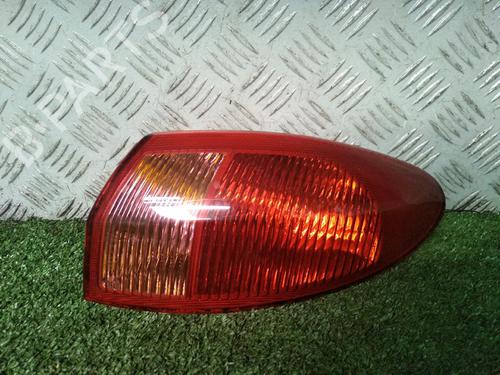 Right taillight ALFA ROMEO 147 (937_) 1.9 JTDM 8V (937.AXD1A, 937.AXU1A, 937.BXU1A) (120 hp) 18123176