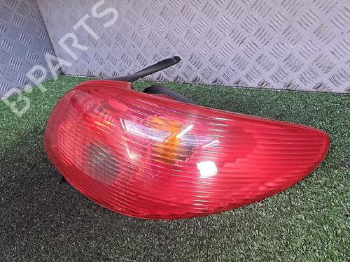 Høyre baklys PEUGEOT 206 Hatchback (2A/C) 1.4 i (75 hp) 29946758