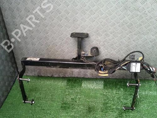 Used Tow ball/Mechanism DACIA DUSTER (HS_) 1.5 dCi 4x4 (HSMC, HSMD) (110 hp) 24603617