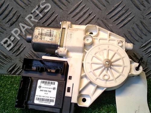 Portierruitmotor rechtsvoor VW TIGUAN (5N_) 2.0 TDI (140 hp) 30071702