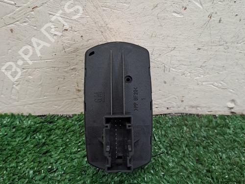 left-front-window-switch-opel-corsa-e-x15-2014-37730409 main image