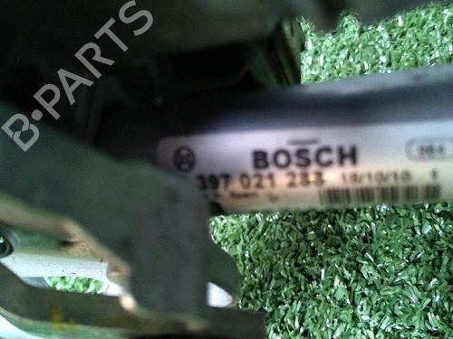 Used Front wiper motor PEUGEOT 5008 (0U_, 0E_) 1.6 HDi (112 hp) 29951346