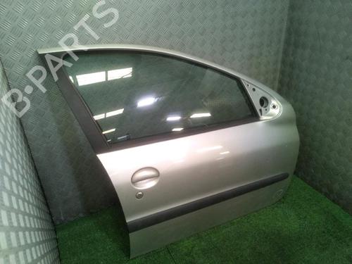 Used Right front door PEUGEOT 206 Hatchback (2A/C) 1.4 i (75 hp) 18249492