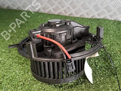 Used Heater blower motor AUDI Q2 (GAB, GAG) 35 TDI (150 hp) 24233621