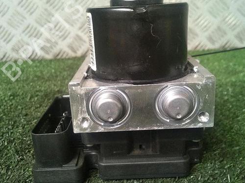 Pompe ABS RENAULT TWINGO II (CN0_) 1.2 16V (CN04, CN0B) (75 hp) 29952619