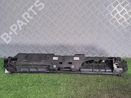 Frontplate/Frontkurv PEUGEOT 308 III (FB_, FH_, FP_, F3_, FM_) PureTech 130 (FPHNSL, FPHNST) (131 hp) 30064409