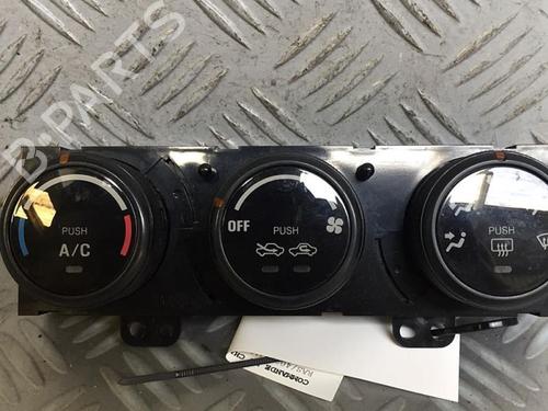 Used Climate control Climate control SUZUKI GRAND VITARA I (FT, HT) 2.0 HDI 110 4x4 (SQ420D, TD82V) (109 hp) 30069526 30069526