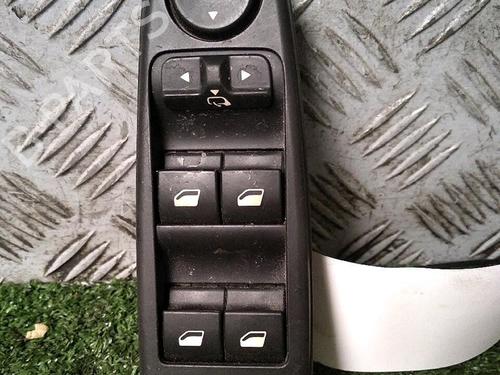 Interrupteur de vitre avant gauche CITROËN C4 Grand Picasso I (UA_) 2.0 i 16V (140 hp) 30065757