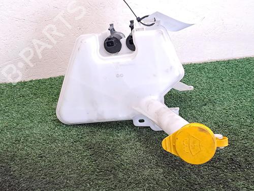 Used Windscreen washer tank Windscreen washer tank TOYOTA YARIS (_P13_) 1.0 (KSP130_, KSP130) (69 hp) 29948418 29948418
