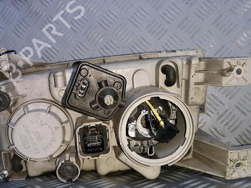 Used Right headlight HYUNDAI TRAJET (FO) 2.0 CRDi (113 hp) 30074323