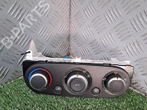 climate-control-renault-clio-iv-grandtour-kh_-2012-2013-2014-2015-2016-2017-2018-2019-2020-2021-29946808 main image