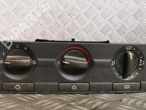 Used Climate control Climate control VOLVO S40 I (644) 1.6 (105 hp) 30069552 30069552