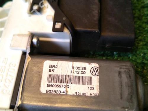 Right rear window motor VW TIGUAN (5N_) 2.0 TDI | BP30071703E22