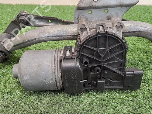 Used Front wiper motor Front wiper motor RENAULT TWINGO II (CN0_) 1.5 dCi (CN0E) (64 hp) 30064100 30064100
