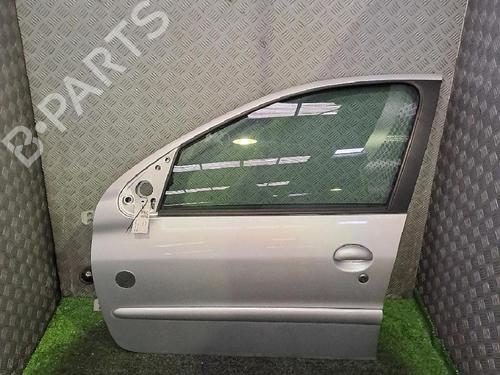 Used Left front door PEUGEOT 206 Hatchback (2A/C) 1.4 i (75 hp) 22940843