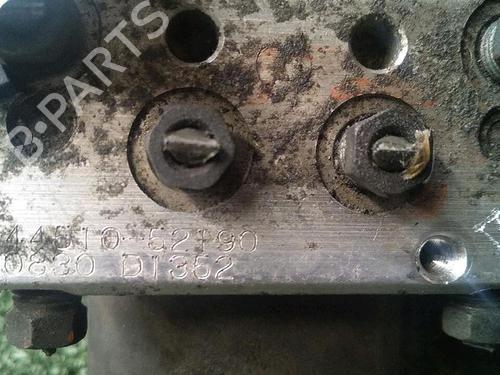 Used ABS pump TOYOTA YARIS (_P1_) 1.3 (NCP10, SCP12_) (86 hp) 30073672