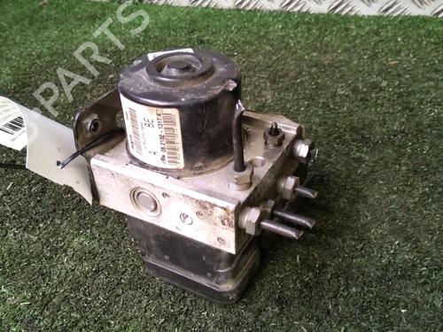 Used ABS pump FORD FIESTA VI (CB1, CCN) 1.4 TDCi (68 hp) 17157888