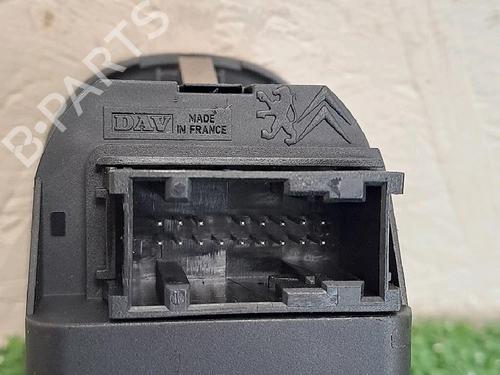 Used Left front window switch PEUGEOT 206 Hatchback (2A/C) 1.4 i (75 hp) 30063975