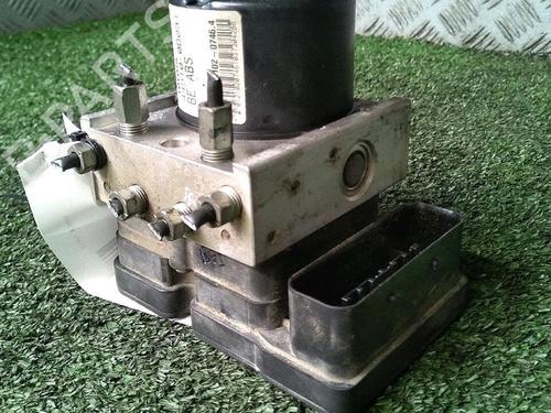 Used ABS pump TOYOTA YARIS (_P9_) 1.4 D-4D (NLP90_, NLP90R) (90 hp) 29952410