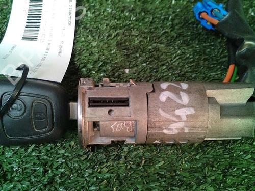 Used Ignition barrel PEUGEOT 206 Hatchback (2A/C) 1.4 i (75 hp) 30073800