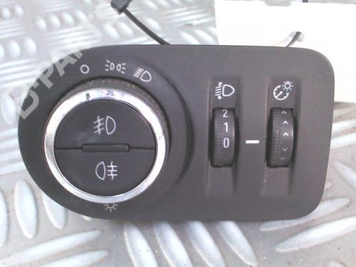 Used Headlight switch OPEL CORSA D (S07) 1.3 CDTI (L08, L68) (75 hp) 11400037