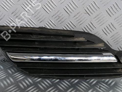 Used Grille NISSAN ALMERA TINO (V10) 2.2 dCi (112 hp) 30074386