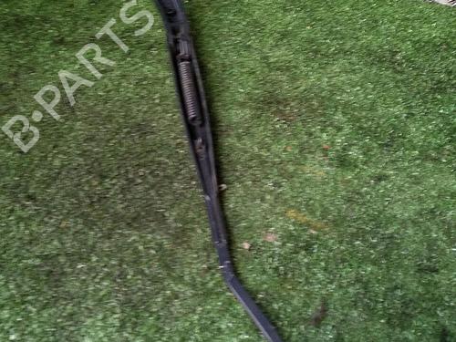 Used Front windshield wiper arm CHEVROLET SPARK (M300) 1.0 (68 hp) 30071946