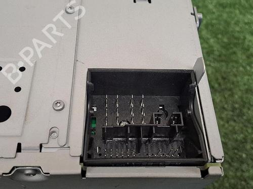 Used Radio VW GOLF VI (5K1) 1.6 TDI (105 hp) 30064048