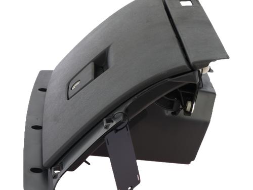Used Glove box Glove box VOLVO V50 (545) D2 (114 hp) 35989735 35989735